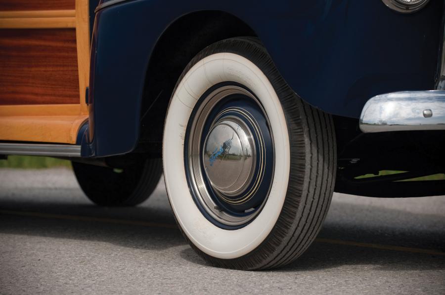  Ford Super DeLuxe Station Wagon 1942 года  (фото 11 из 31)